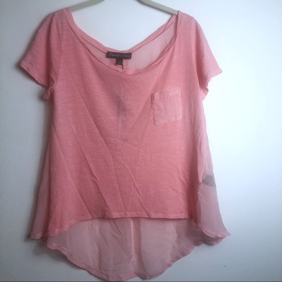 Elizabeth and James Tops - Elizabeth & James Coral Tee Short Sleeve NWT Small